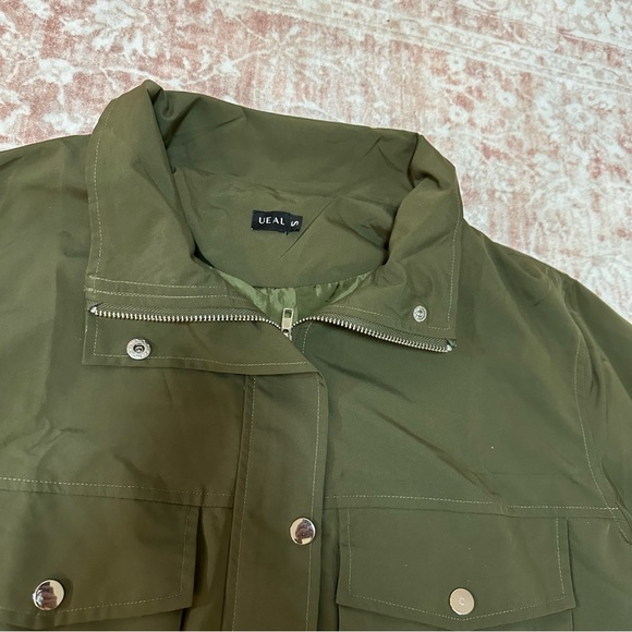 Cropped Cargo Jacket With Pockets - Picture 5 of 14